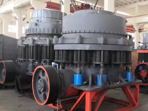 圓錐破碎機(jī)工作時(shí)需要注意的事項(xiàng)